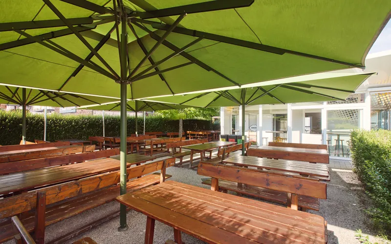 Gastgarten von Südwesten